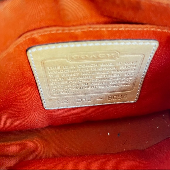 Authentic Coach Signature Pouchette - Picture 2 of 4